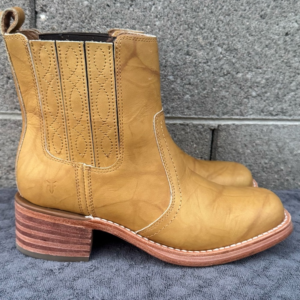 FRYE CAMPUS PLATFORM CHELSEA BOOTS BANANA SIZE 8